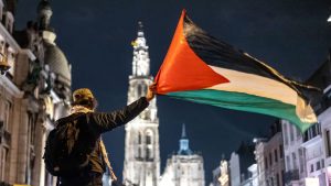 Anvers : la police utilise des autopompes lors d'une manifestation pro-palestinienne