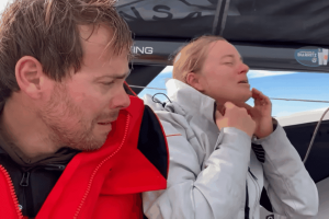 Transat Café l'Or : la Marine nationale conteste les accusations des skippers belges sur un avion