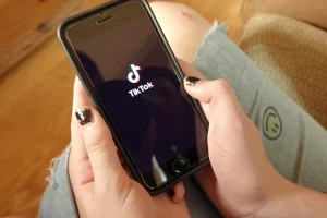 « SuicideTok » : l'enquête française sur TikTok peut-elle réellement aboutir ?