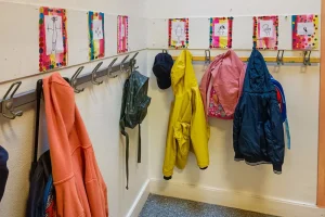 Agressions sexuelles dans des écoles parisiennes : les parents en quête de réponses