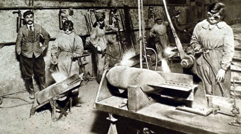 11-Novembre : les 'munitionnettes', les héroïnes méconnues de la Grande Guerre