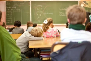 Éducation : baisse des décrocheurs scolaires, mais sentiment d’échec accru chez les élèves