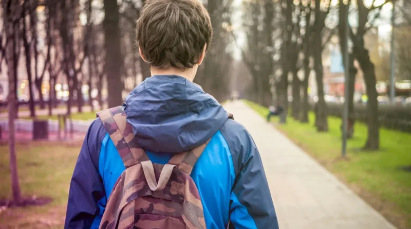 Aide sociale à l'enfance : l'accompagnement des jeunes majeurs, un bénéfice financier pour la société