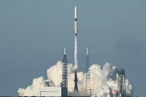 Blue Origin récupère le propulseur de sa grande fusée, une avancée significative