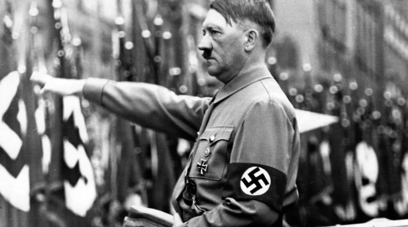 Adolf Hitler n'avait pas d'ancêtres juifs : la génétique dément une rumeur persistante