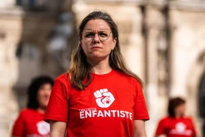 Claire Bourdille, fondatrice du collectif « enfantiste », dénonce la tolérance décroissante envers les enfants