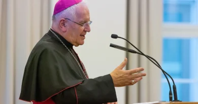 Allemagne : débat sur l'accompagnement des élèves LGBT+ dans les écoles catholiques