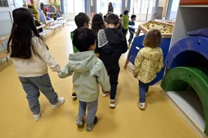 Violences sexuelles : 15 enquêtes ouvertes suite à des signalements dans des maternelles parisiennes