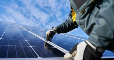 À Cléguérec en Bretagne, des voisins s'organisent pour partager l'énergie solaire communale