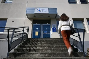 Assurance-chômage : retrait du projet de réforme proposé par François Bayrou