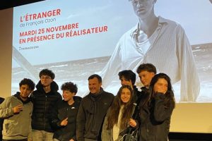 Une classe de lycéens découvre 'L'Étranger' avec François Ozon