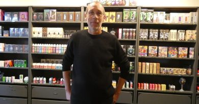 Nouveau commerce à Saint-Hilaire-du-Harcouët : le vapotage se distingue de la cigarette