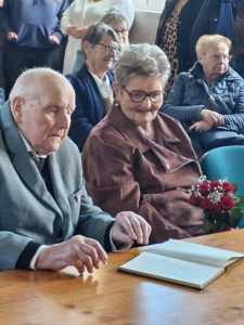 Léone et René renouvellent leurs vœux après 60 ans de mariage
