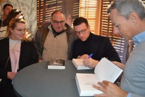 300 sympathisants du RN à la rencontre de Jordan Bardella à La Flèche