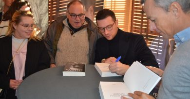 300 sympathisants du RN à la rencontre de Jordan Bardella à La Flèche