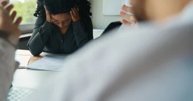 Une recruteuse découvre un malaise inattendu lors d'un entretien avec un candidat