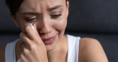 Elles pleuraient pour les morts : l'histoire des pleureuses disparues en France il y a 60 ans