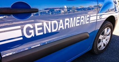 Casse en Loire-Atlantique : un tabac-presse attaqué par voiture bélier, quatre voitures brûlées