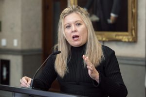 Refonte du système d'asile : les conservateurs présentent leurs propositions