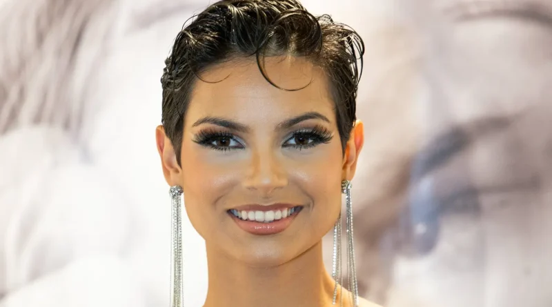 Eve Gilles moquée par les internautes pour son discours en minuscule à Miss Univers