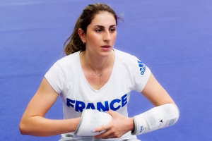 « Ne rien céder aux intégristes » : le combat de Marzieh Hamidi, athlète afghane réfugiée en France