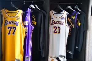 La NBA valide la vente historique des Lakers pour un montant record