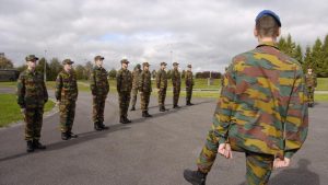 Analyse de la lettre aux jeunes sur le service militaire volontaire : enjeux et perspectives