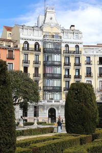 Découverte de la Plaza de Oriente 7 : un lieu emblématique à Madrid