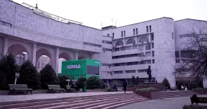 Nomad-TV : une chaîne kirghize en langue locale influencée par la Russie