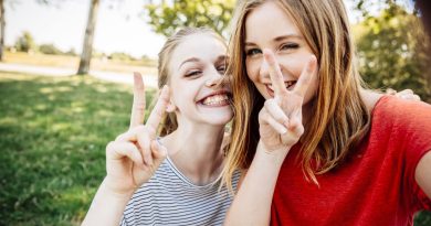 Les jeunes et l'amitié : construire des liens d'amour à partir de nos amitiés - RTBF Actus