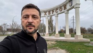 Volodymyr Zelensky arrive à Kherson pour le 3e anniversaire de la libération