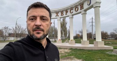 Volodymyr Zelensky arrive à Kherson pour le 3e anniversaire de la libération