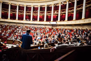 Budget de la Sécurité sociale : les députés adoptent un congé de naissance de deux mois