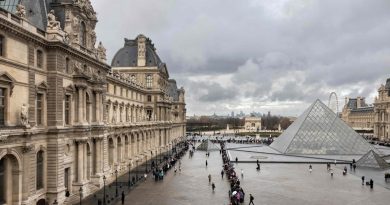 Vol au musée du Louvre : un homme arrêté, quatrième suspect identifié