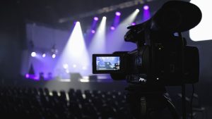 QR : le placement de produit à la télévision, réglementation et abus en question - RTBF Actus