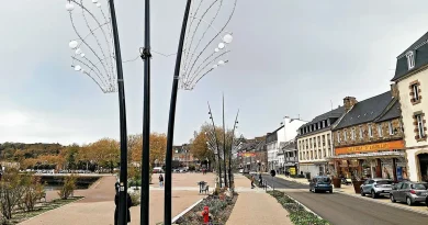 Illuminations de Noël à Lannion : l'installation commence, patience requise avant l'inauguration