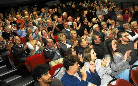 Partenaires et amis des Roñsed-Mor ont célébré de concert le titre de champion du monde des pipe-bands de Grade3.