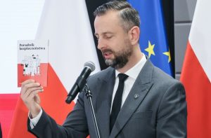 POLOGNE : État des préparatifs militaires face à la menace de guerre - Magazine Raids