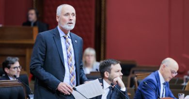 Loi 2 sur les médecins : Vincent Marissal exige la démission de Christian Dubé