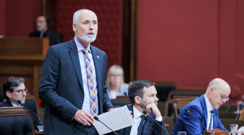 Loi 2 sur les médecins : Vincent Marissal exige la démission de Christian Dubé