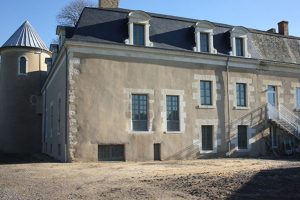 800 000 € ont été nécessaires pour restaurer ce château en ruine de Nouvelle-Aquitaine et en faire aujourd’hui une médiathèque qui enchante les enfants