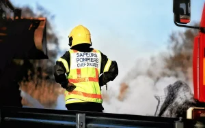À Dinan, le feu embrase leur garage, une famille de quatre personnes relogée