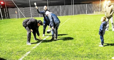 À Guidel, le club de foot a dû peindre les lignes du terrain au pinceau pour pouvoir jouer