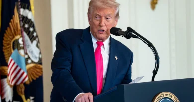 Donald Trump admet avoir été informé des filles dans le dossier Epstein sous pression