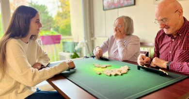 Villeneuve-le-Roi : des étudiants infirmiers découvrent un logement idéal dans un foyer pour seniors