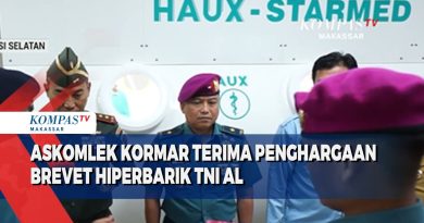 ASKOMLEK KORMAR reçoit le Prix du Brevet Hiperbarik TNI AL