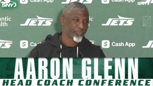 Aaron Glenn réagit aux critiques sur les stats de Justin Fields