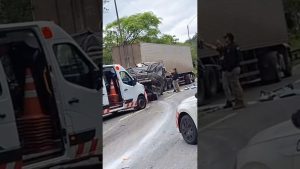 Accident de camions bloque totalement la BR-376 ce samedi