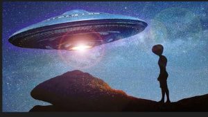 Activité extraterrestre : OVNIs sortant d'un cratère volcanique