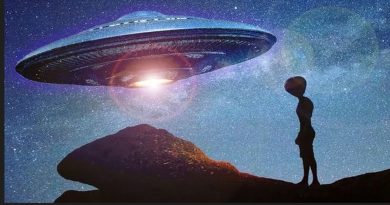 Activité extraterrestre : OVNIs sortant d'un cratère volcanique